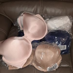 46 DDD Breezies Bra x4